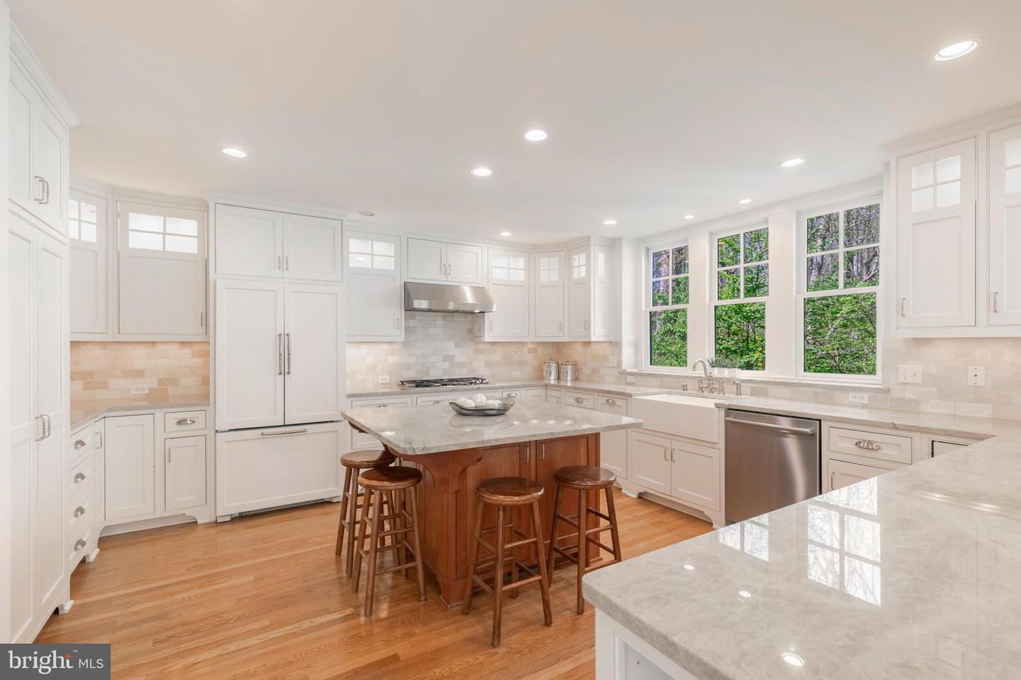 910 Peacock Station Rd