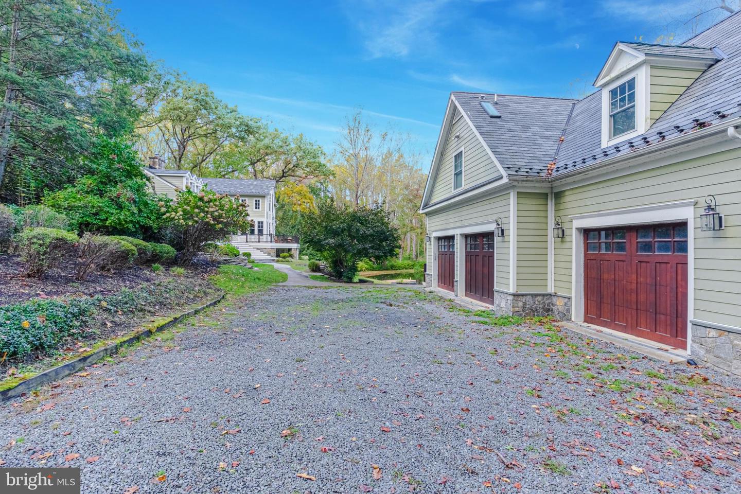 910 Peacock Station Rd