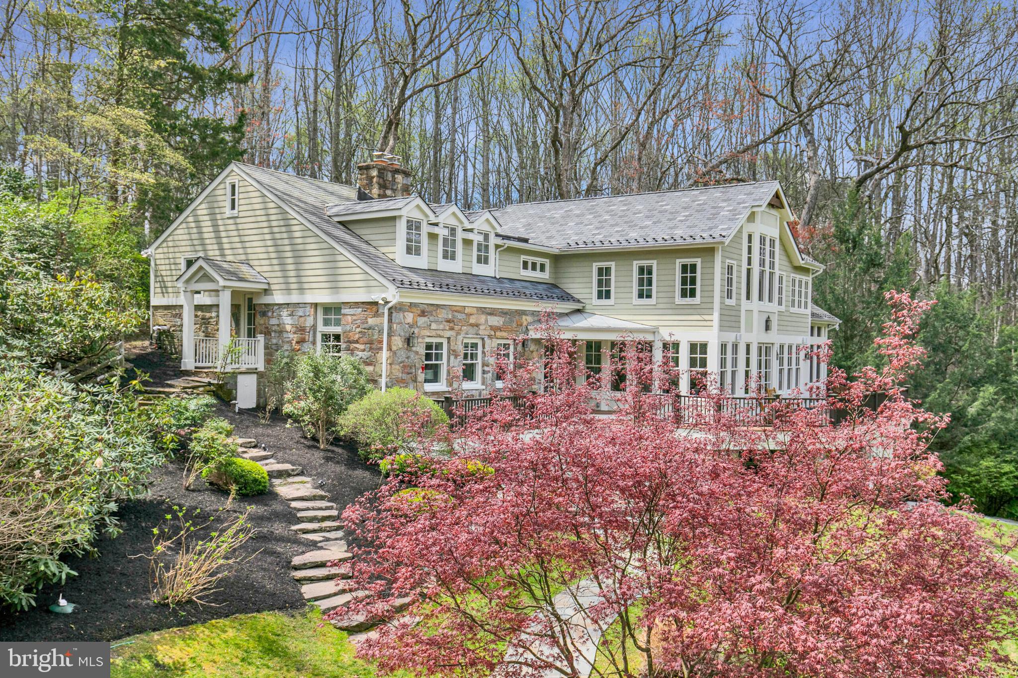 910 Peacock Station Rd