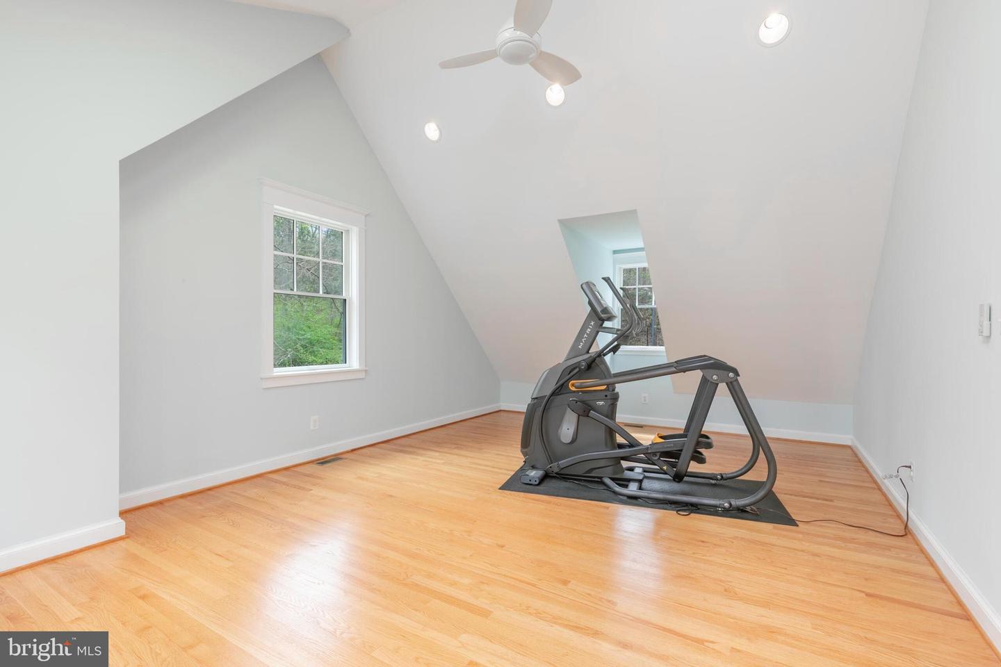 910 Peacock Station Rd