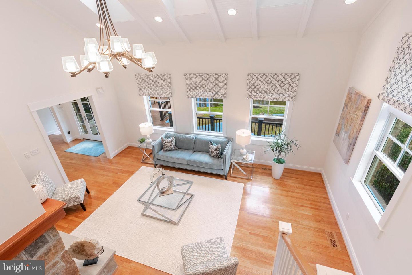 910 Peacock Station Rd