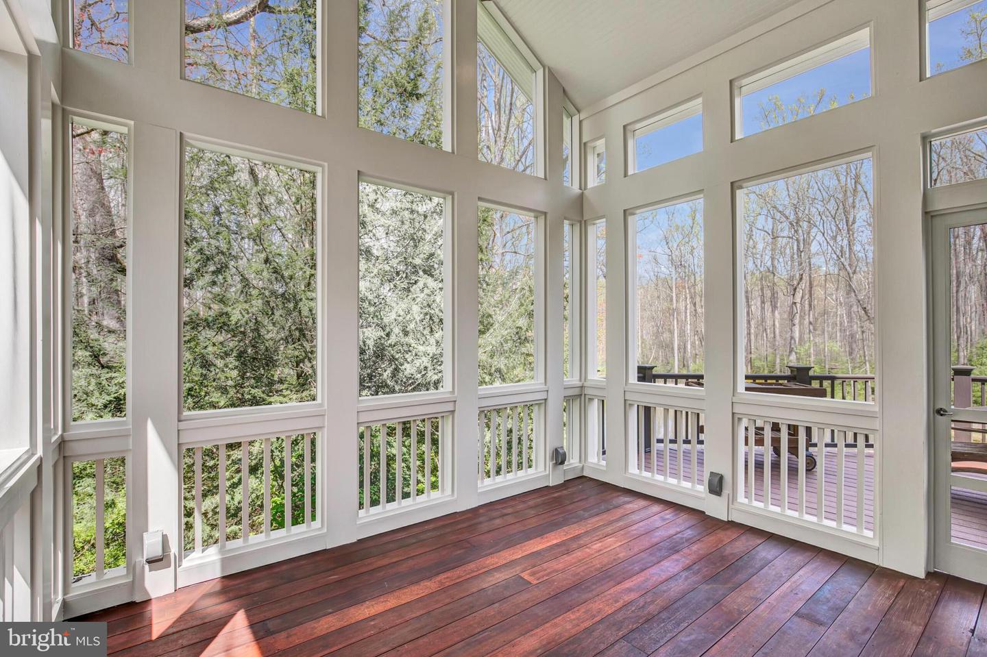 910 Peacock Station Rd