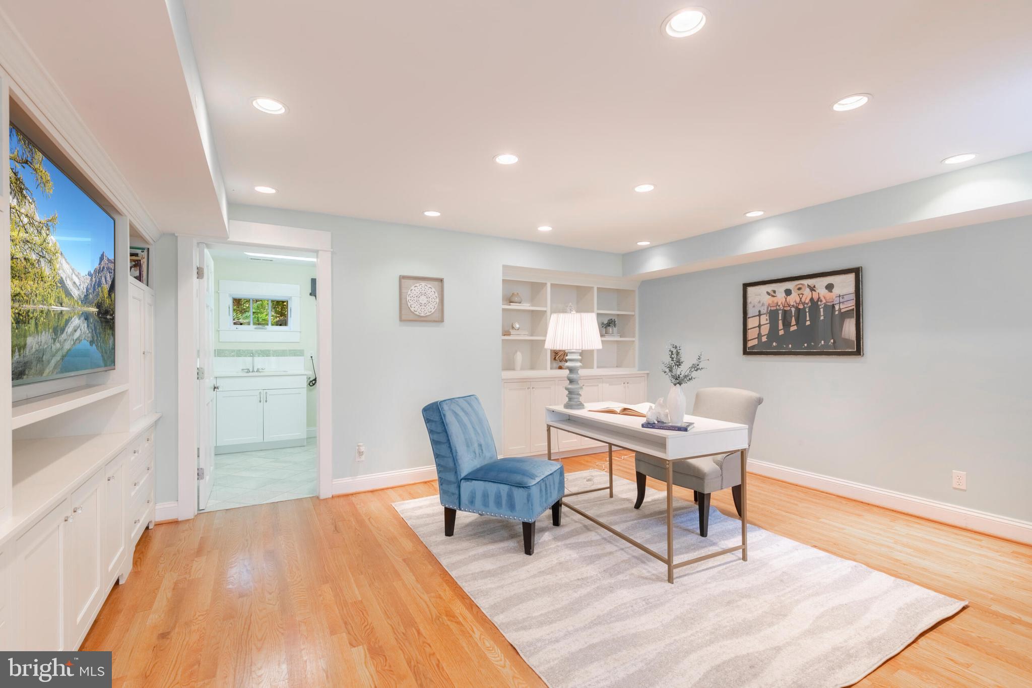 910 Peacock Station Rd