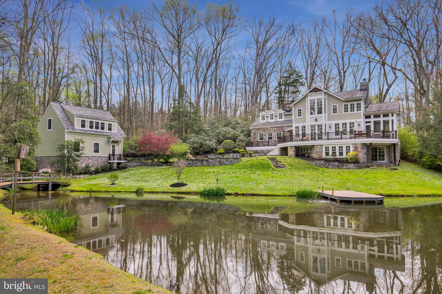 910 Peacock Station Rd