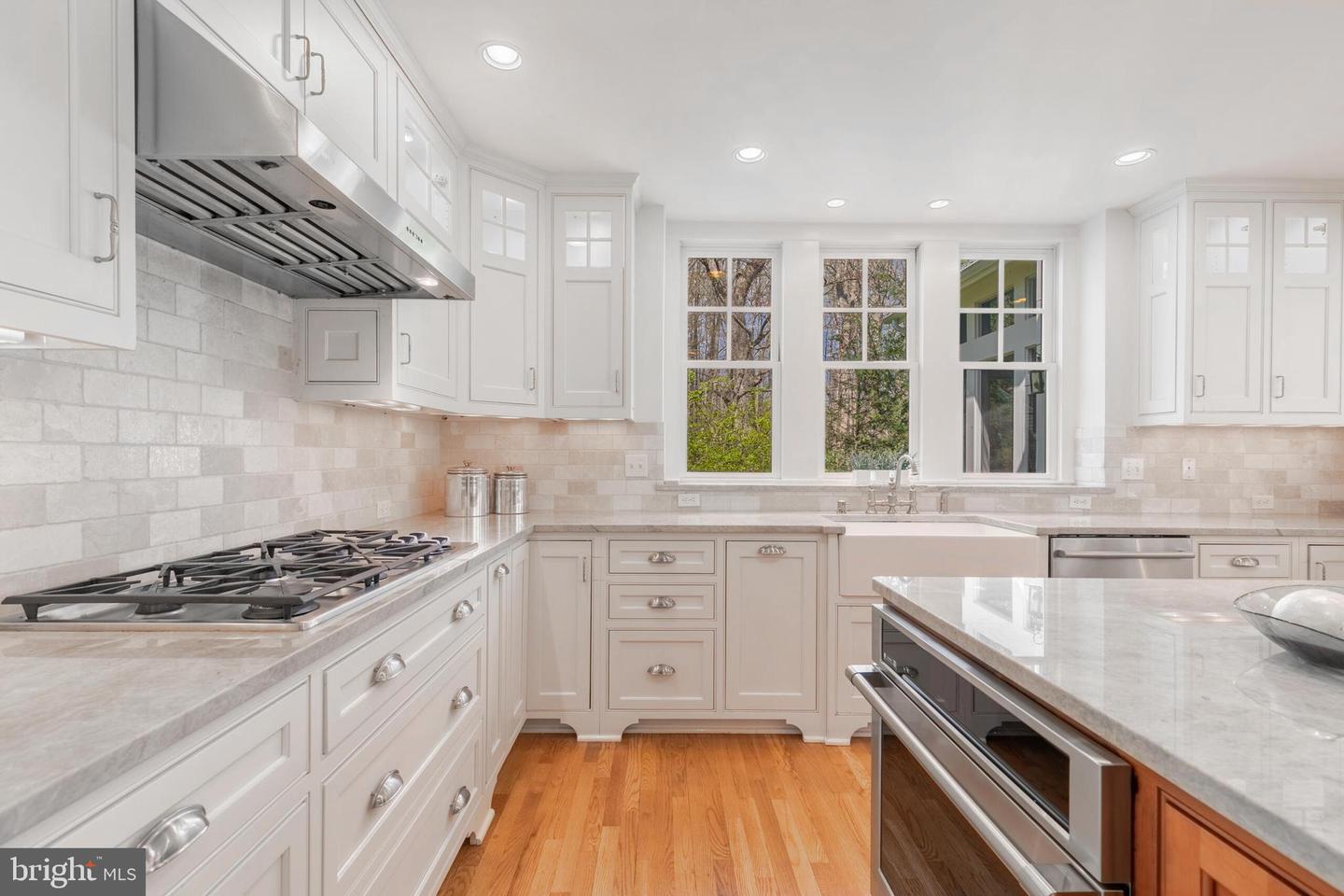 910 Peacock Station Rd