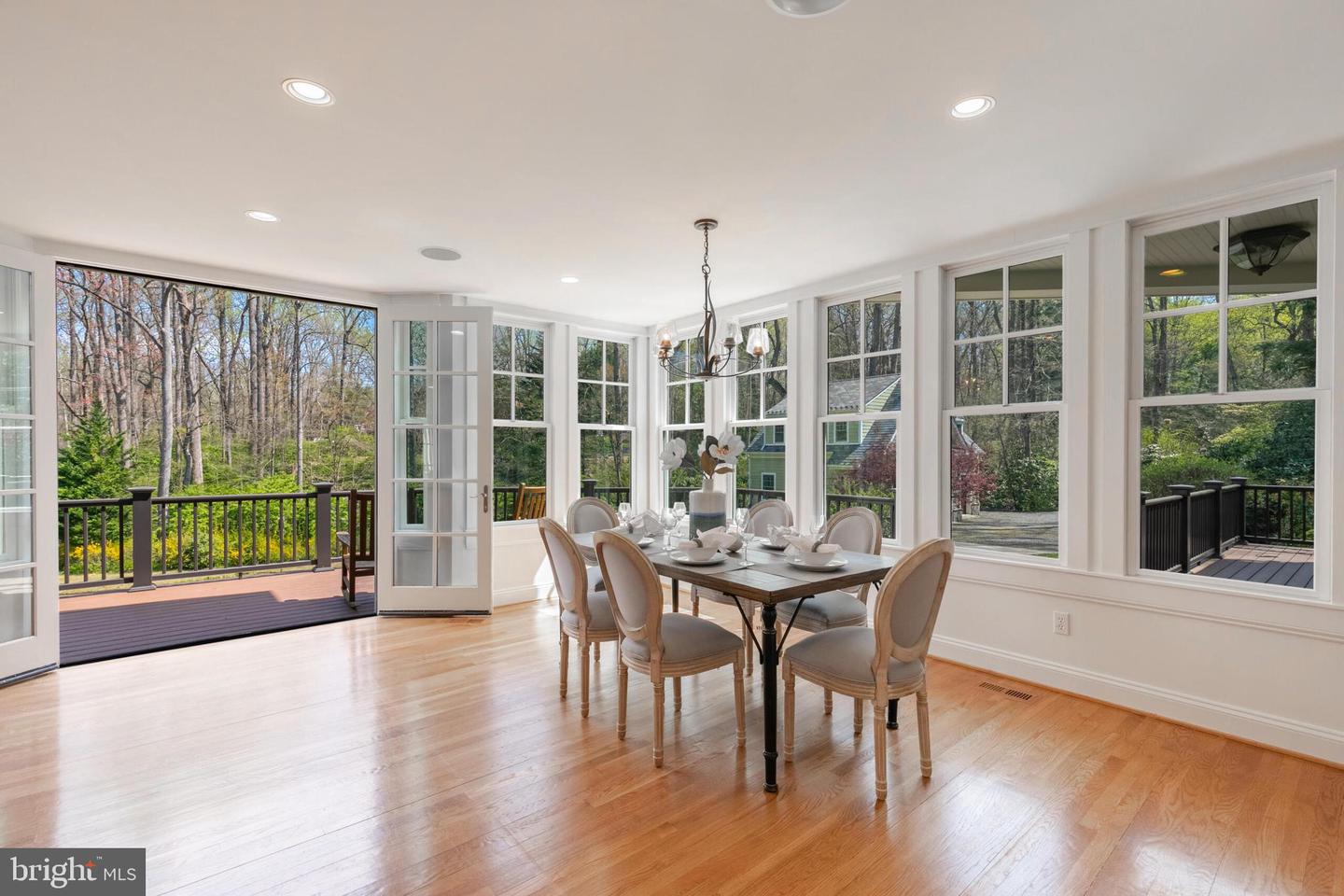 910 Peacock Station Rd