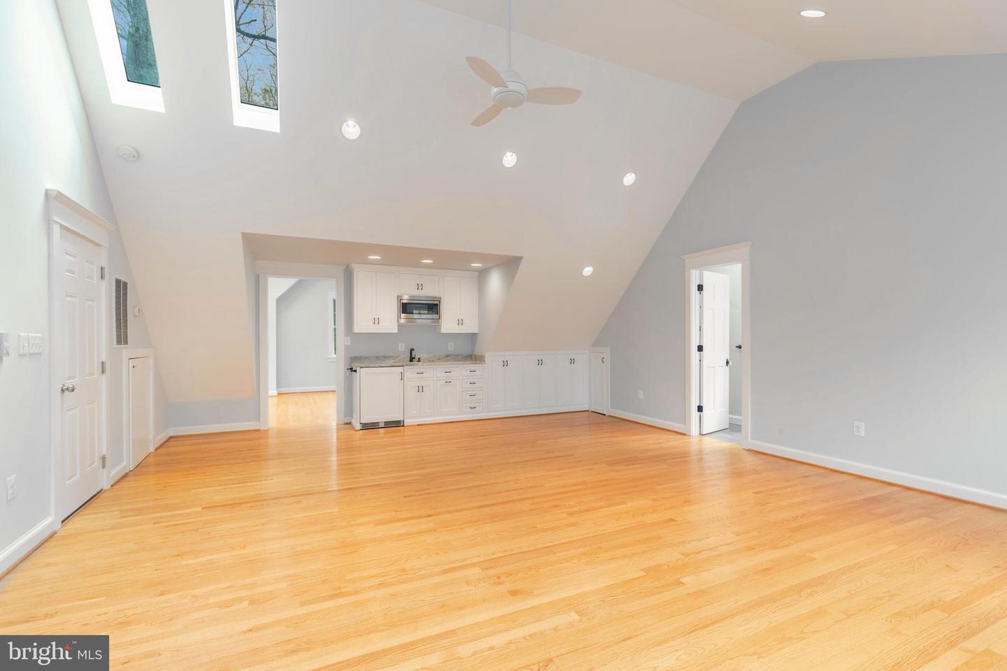 910 Peacock Station Rd