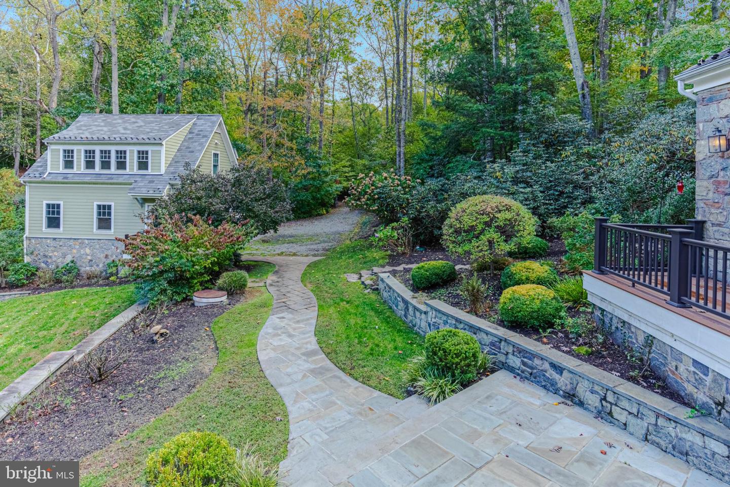 910 Peacock Station Rd