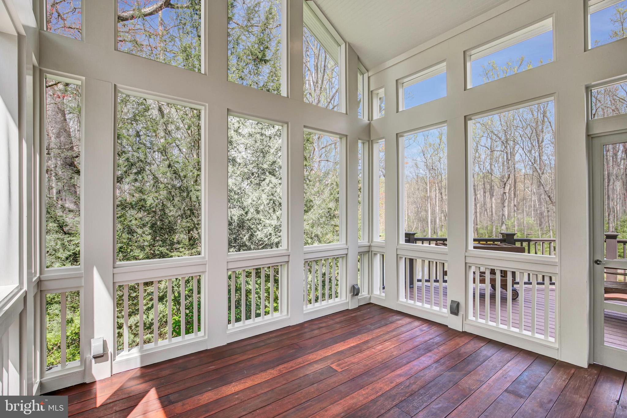 910 Peacock Station Rd