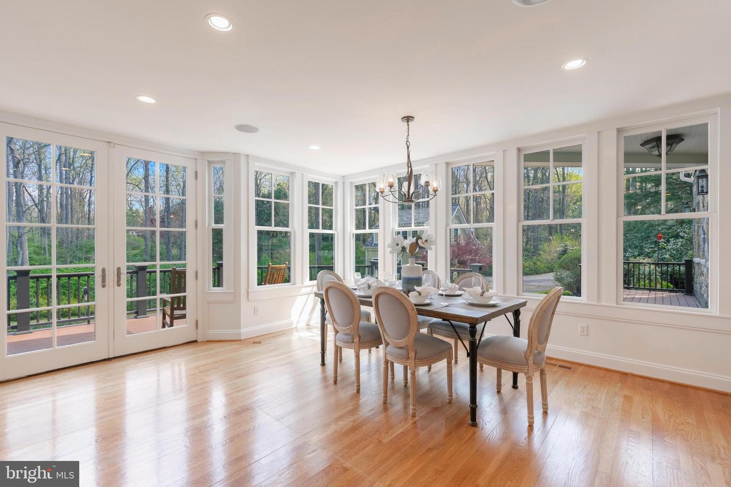 910 Peacock Station Rd