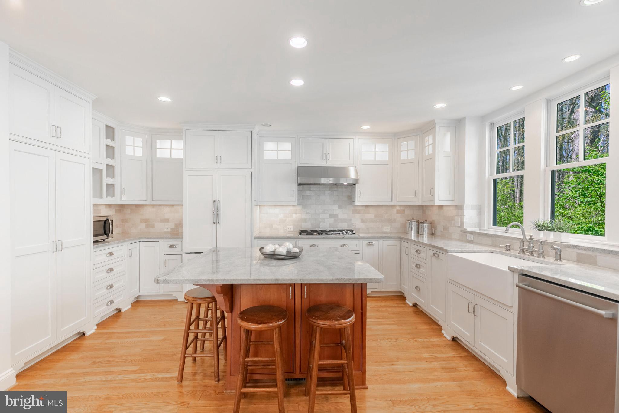 910 Peacock Station Rd