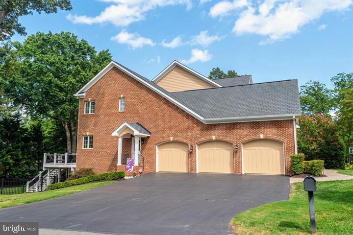7030 Elizabeth Dr
