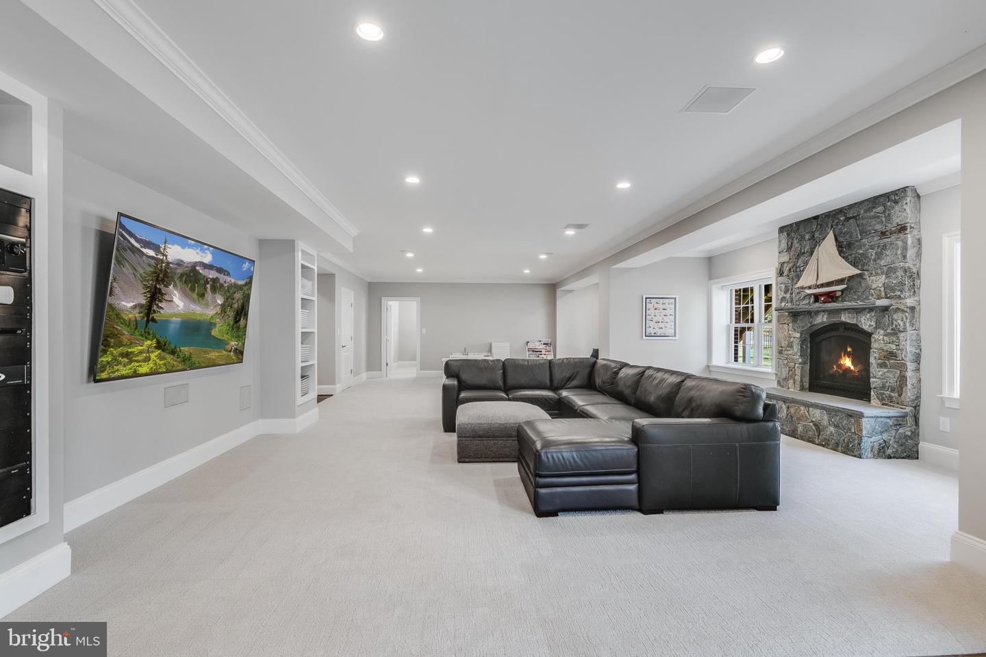 7030 Elizabeth Dr