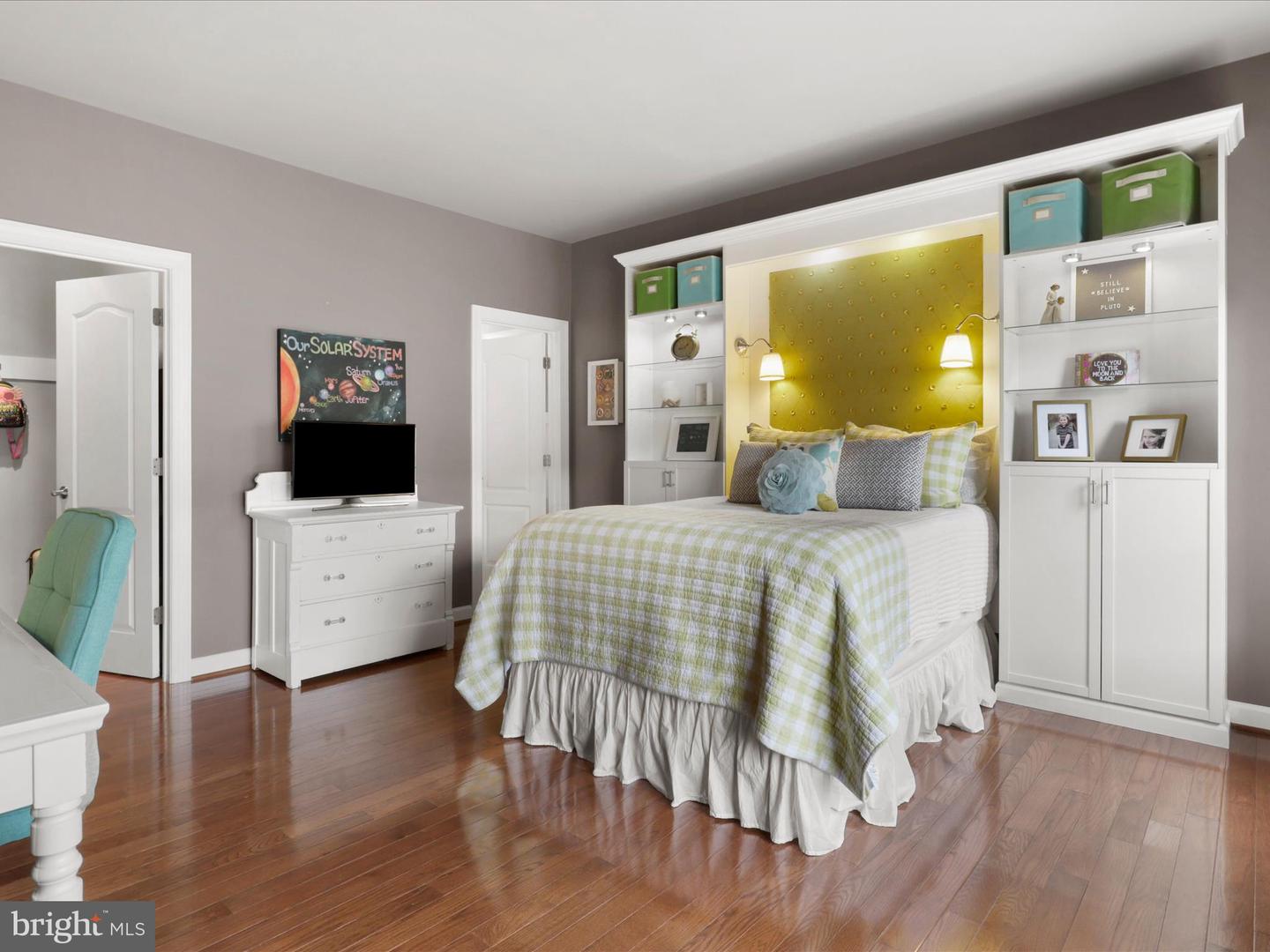8895 Olive Mae Cir