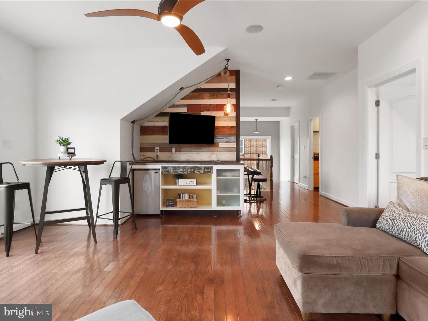 8895 Olive Mae Cir