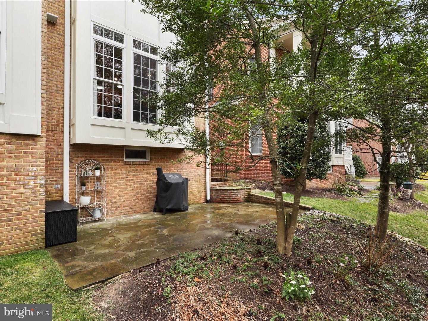 8895 Olive Mae Cir
