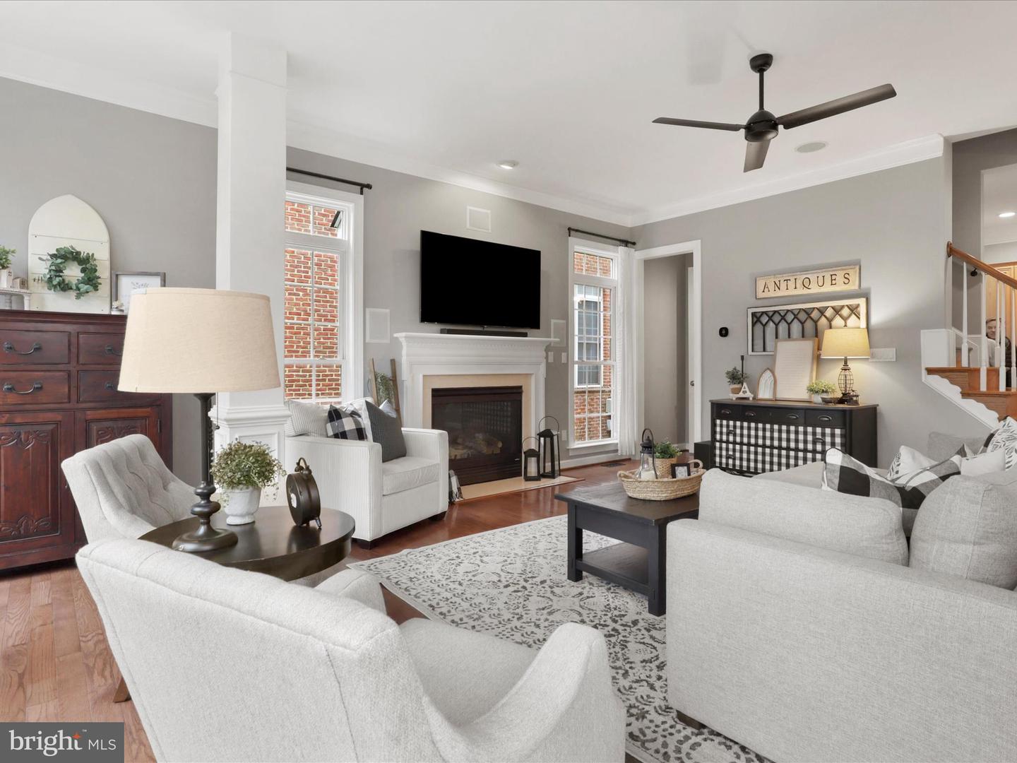 8895 Olive Mae Cir