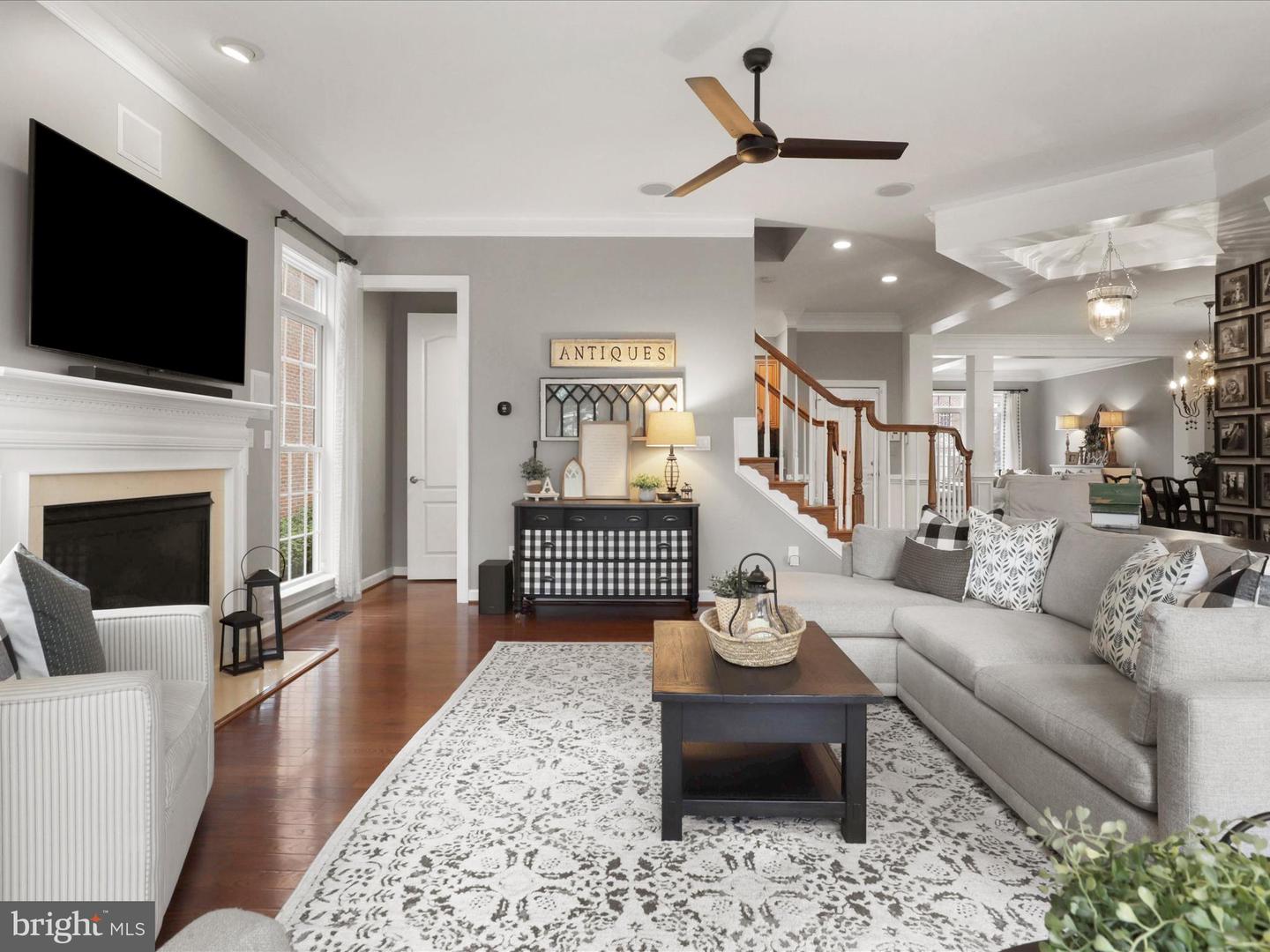 8895 Olive Mae Cir