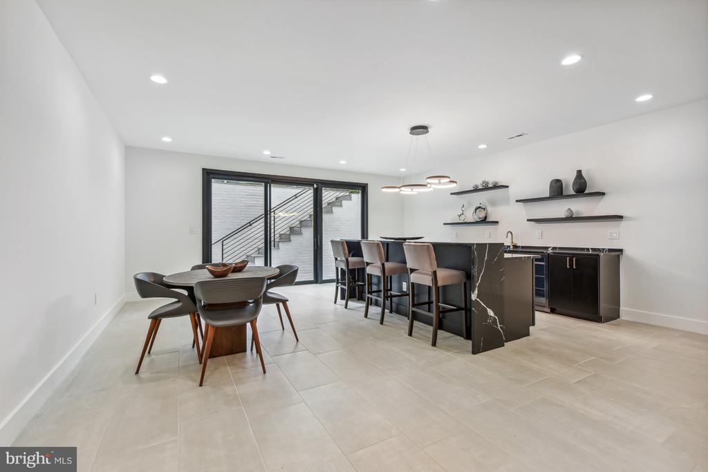 7102 Capitol View Dr