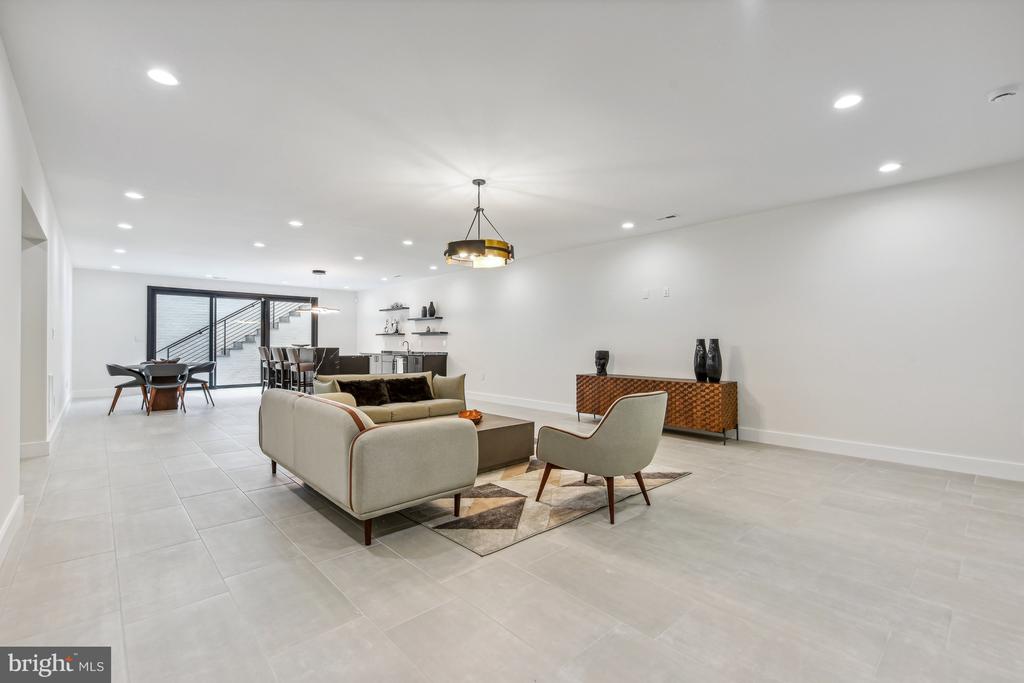 7102 Capitol View Dr