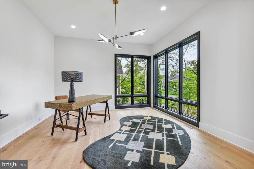 7102 Capitol View Dr