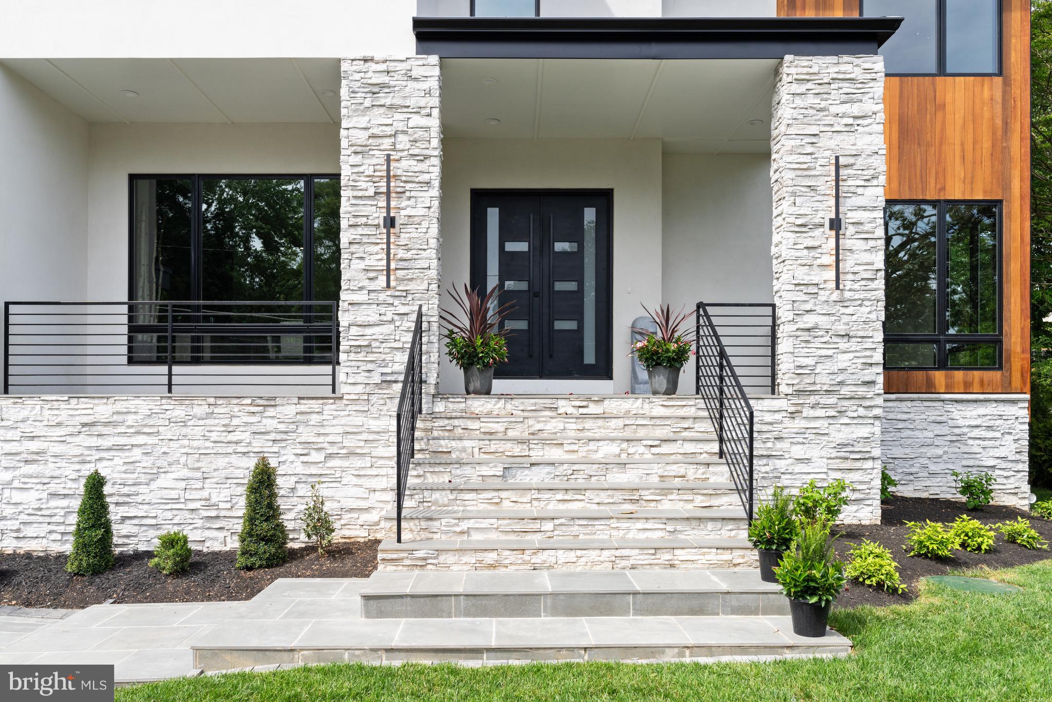 7102 Capitol View Dr
