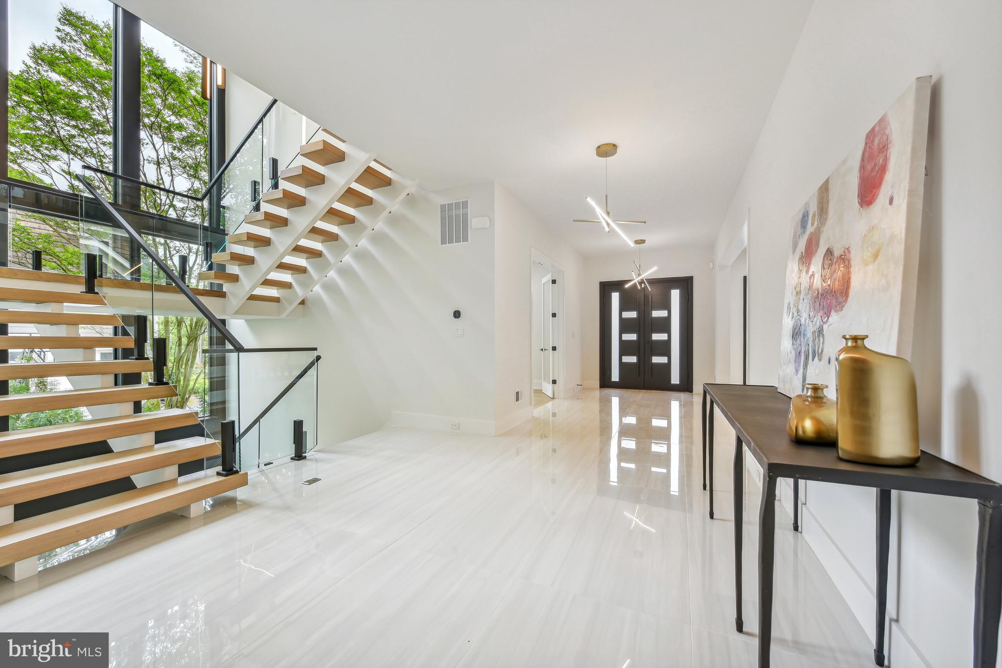 7102 Capitol View Dr