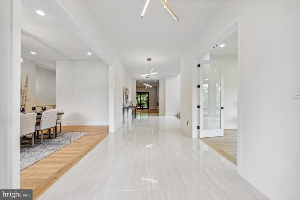 7102 Capitol View Dr