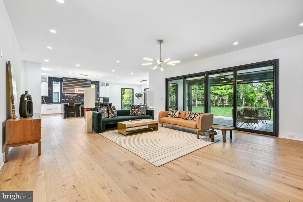 7102 Capitol View Dr