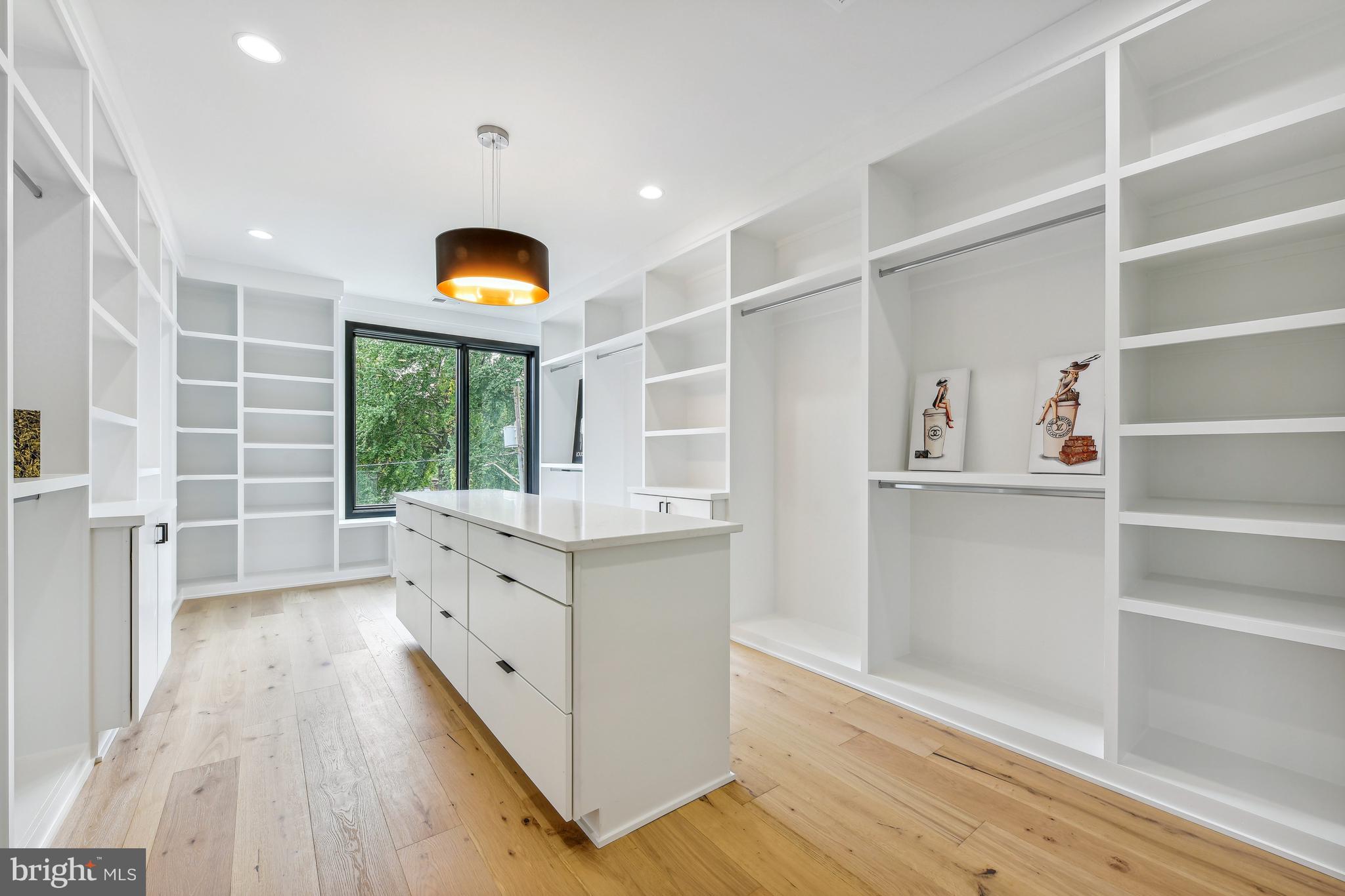 7102 Capitol View Dr