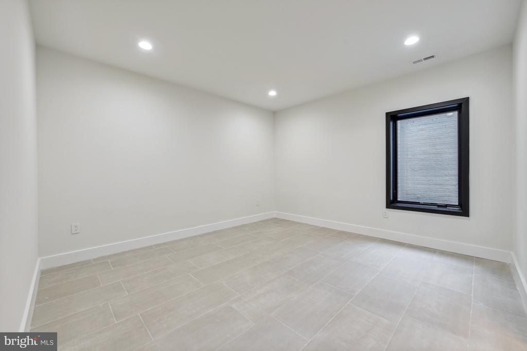7102 Capitol View Dr