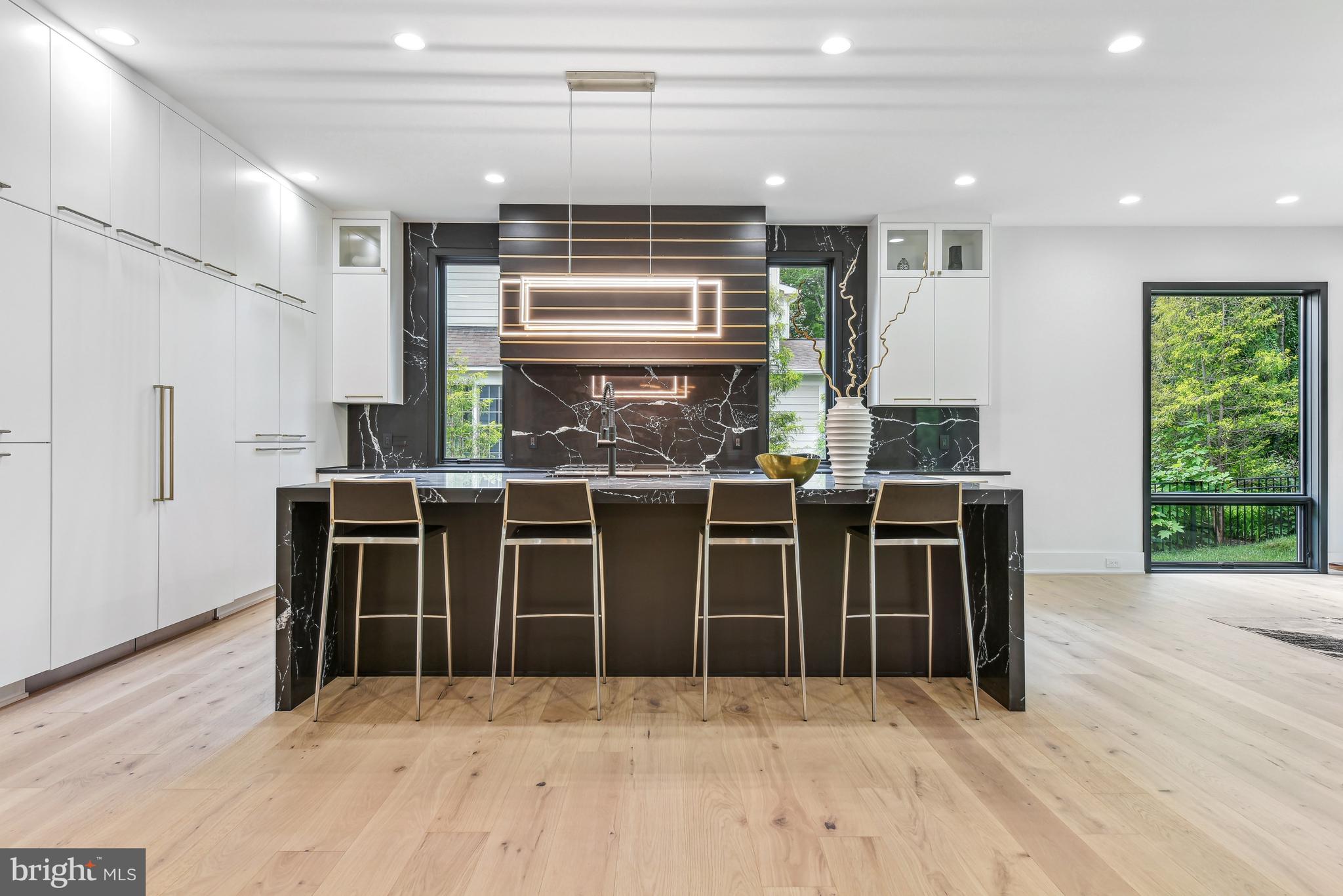 7102 Capitol View Dr