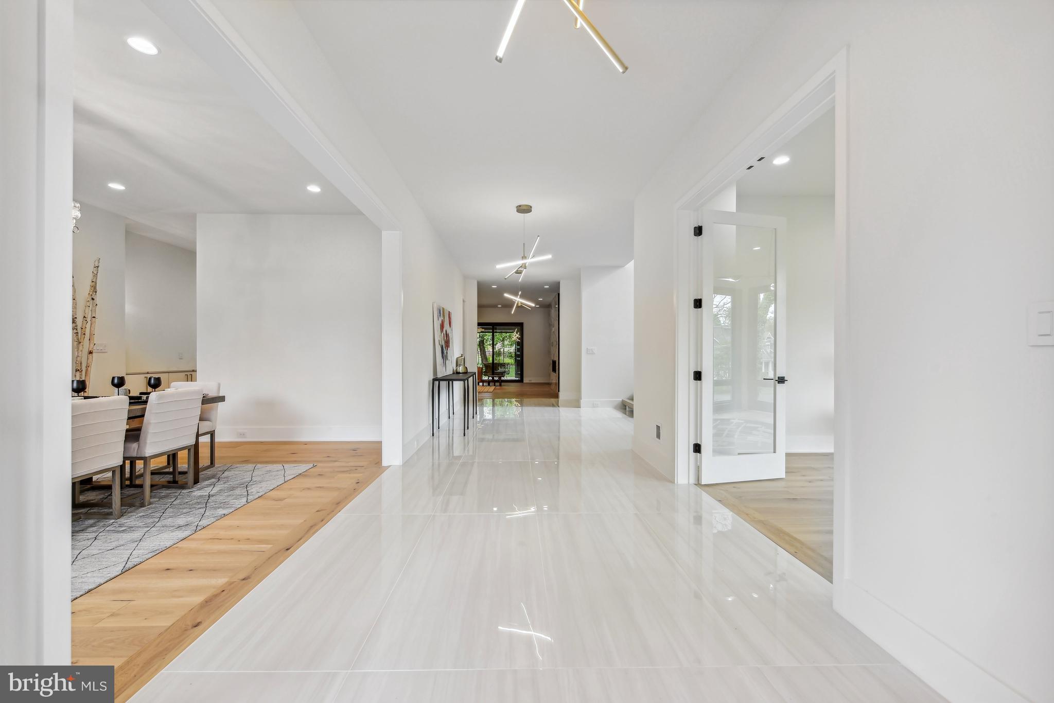 7102 Capitol View Dr
