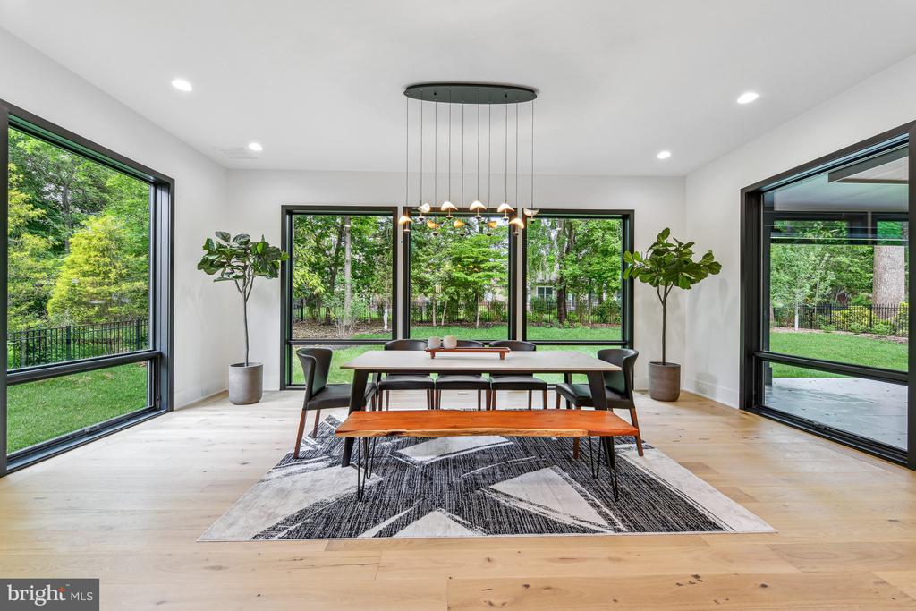 7102 Capitol View Dr