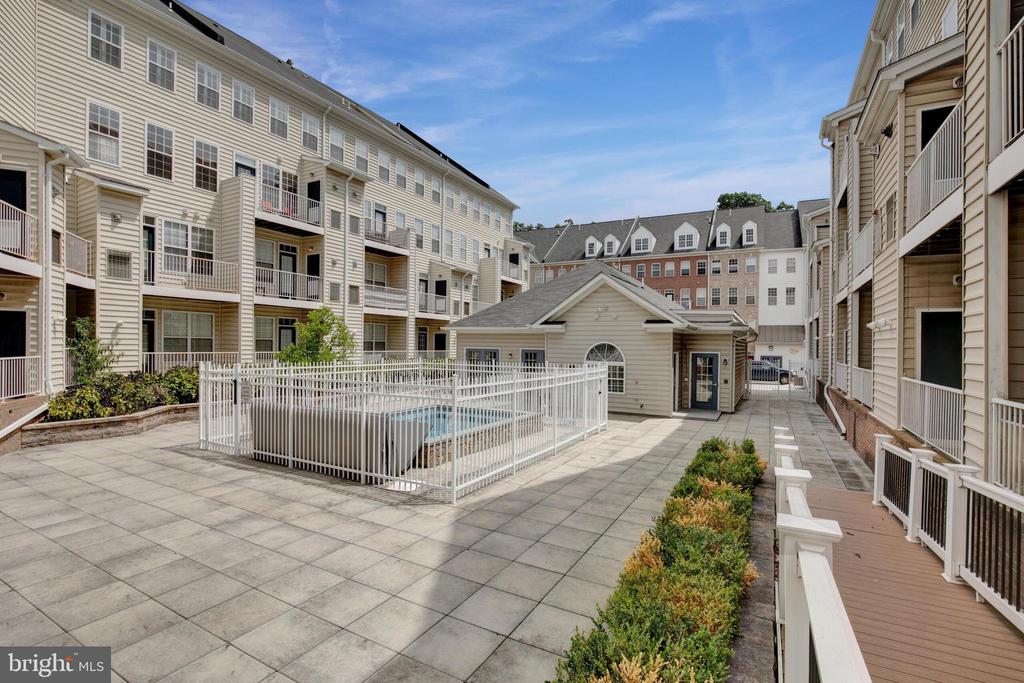 2653 Park Tower Dr #312
