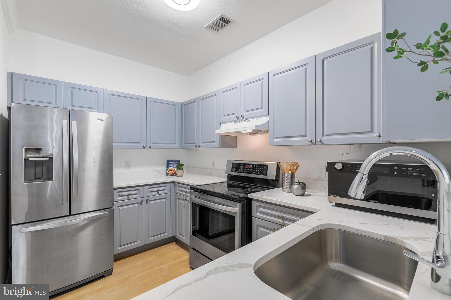 3003 Nicosh Cir #3208