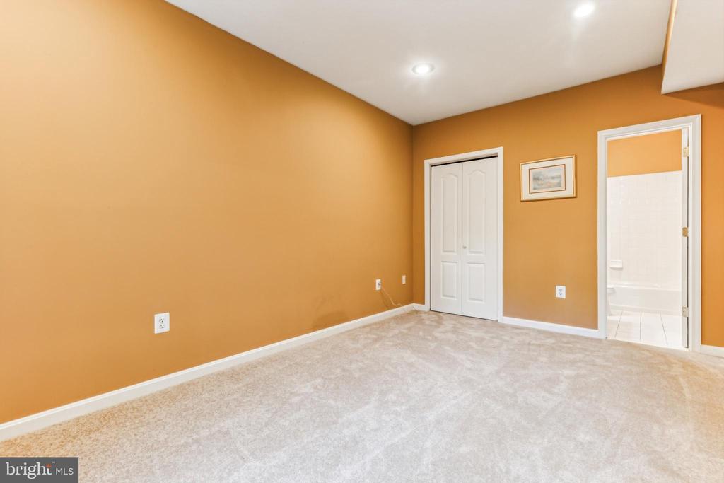 7129 Ayers Meadow Ln