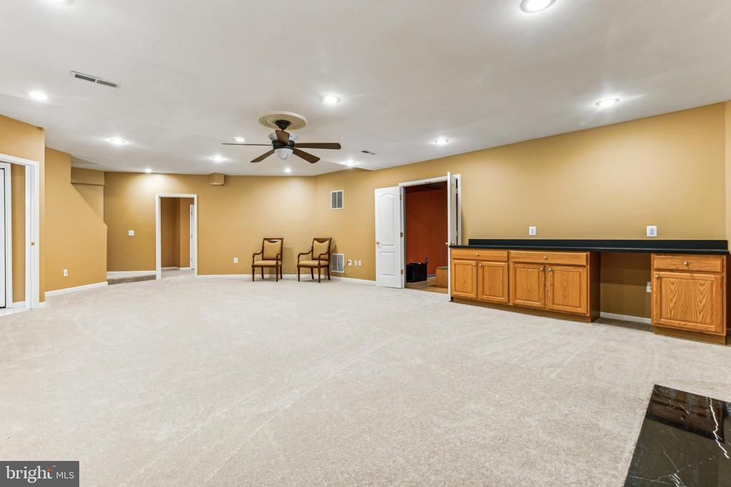 7129 Ayers Meadow Ln