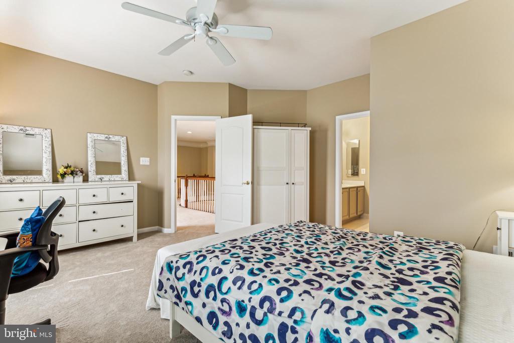 7129 Ayers Meadow Ln
