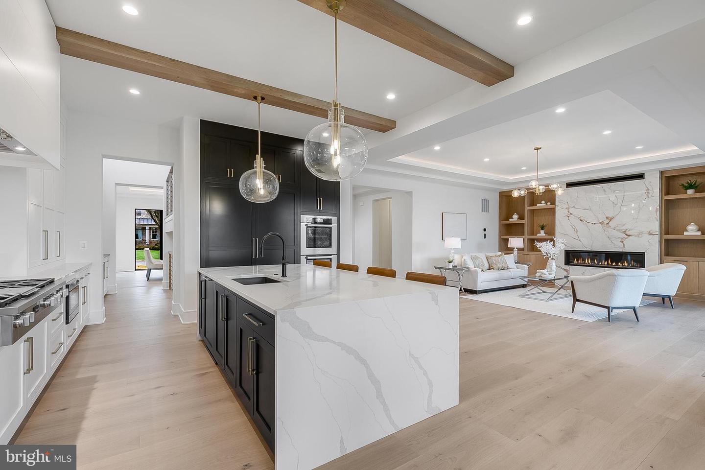 1124 Guilford Ct