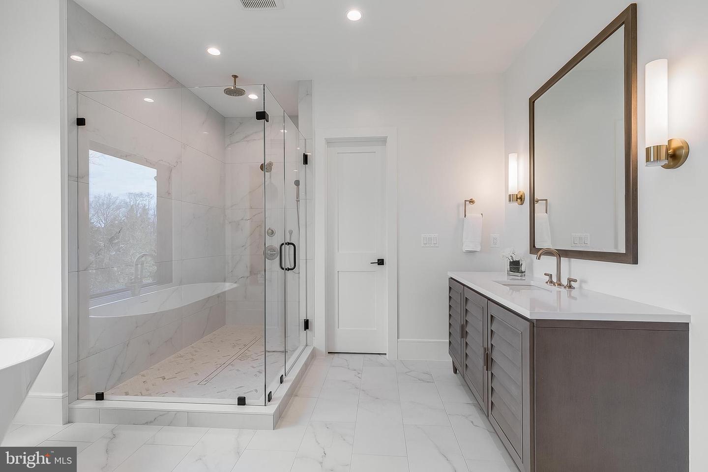 1124 Guilford Ct