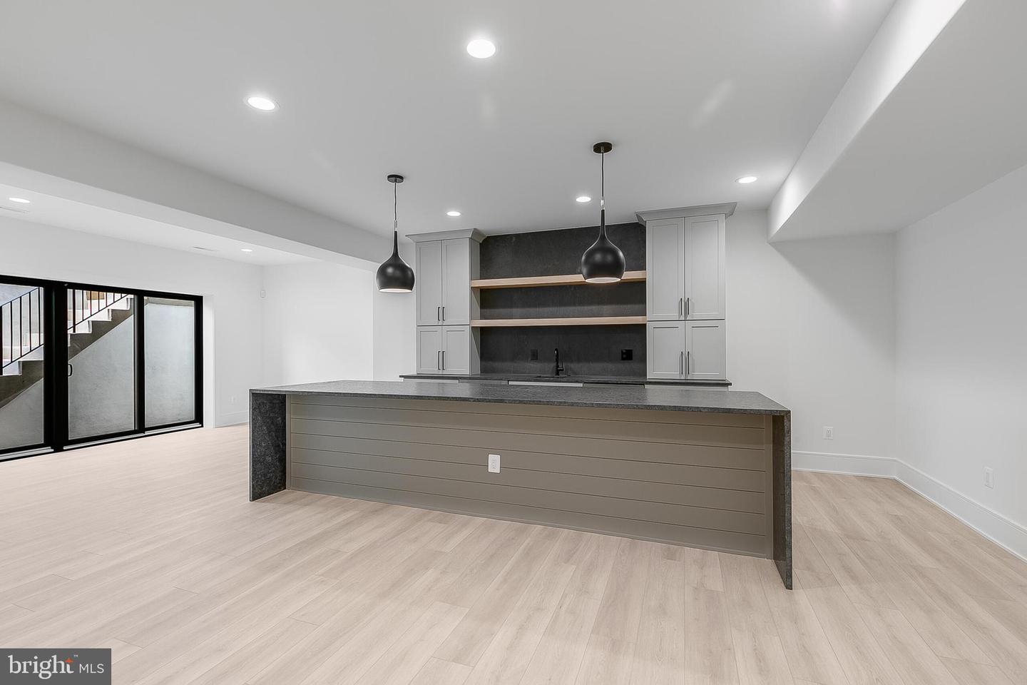 1124 Guilford Ct
