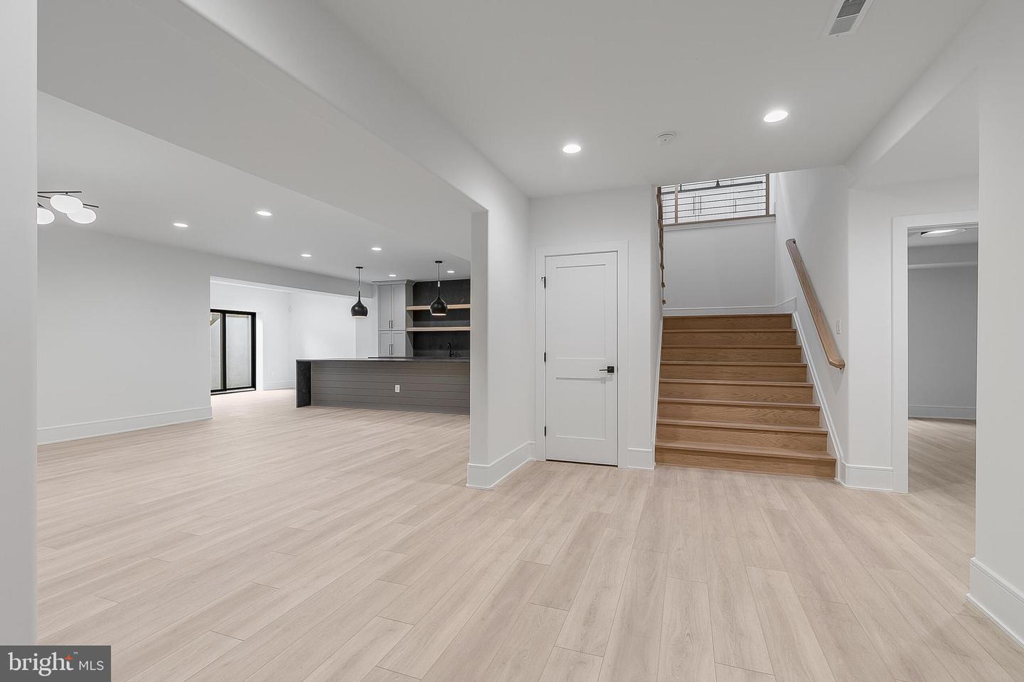 1124 Guilford Ct