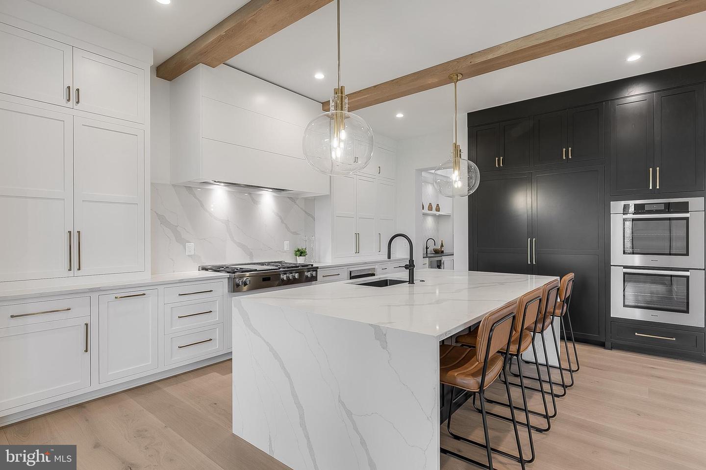 1124 Guilford Ct