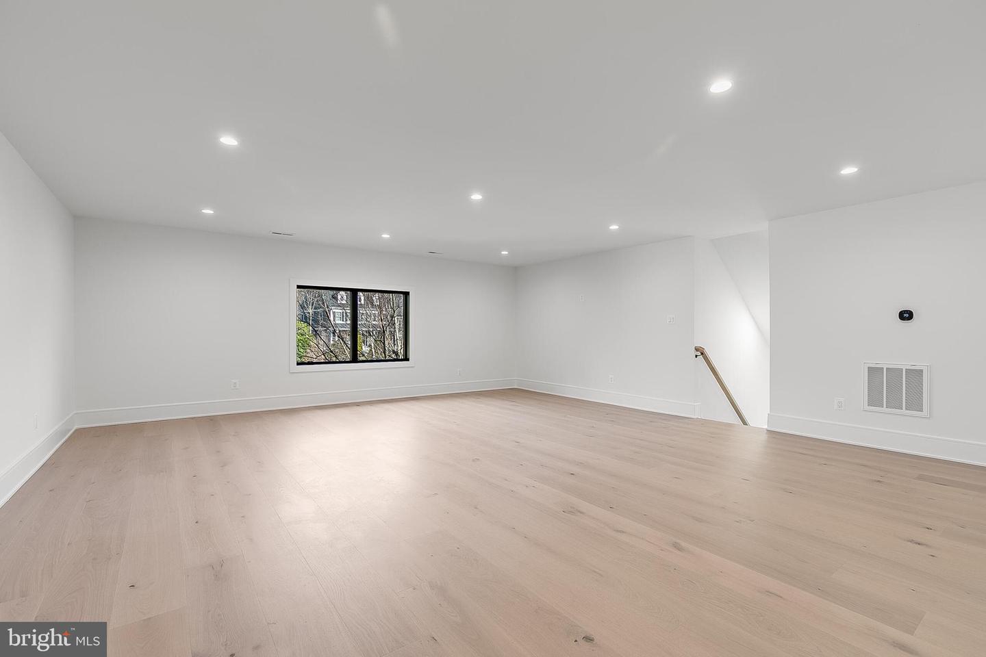 1124 Guilford Ct