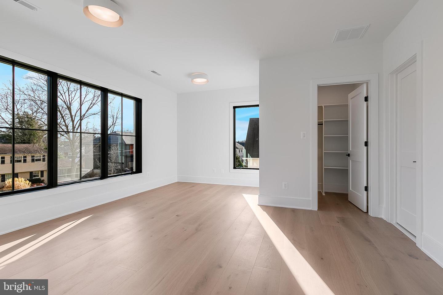 1124 Guilford Ct