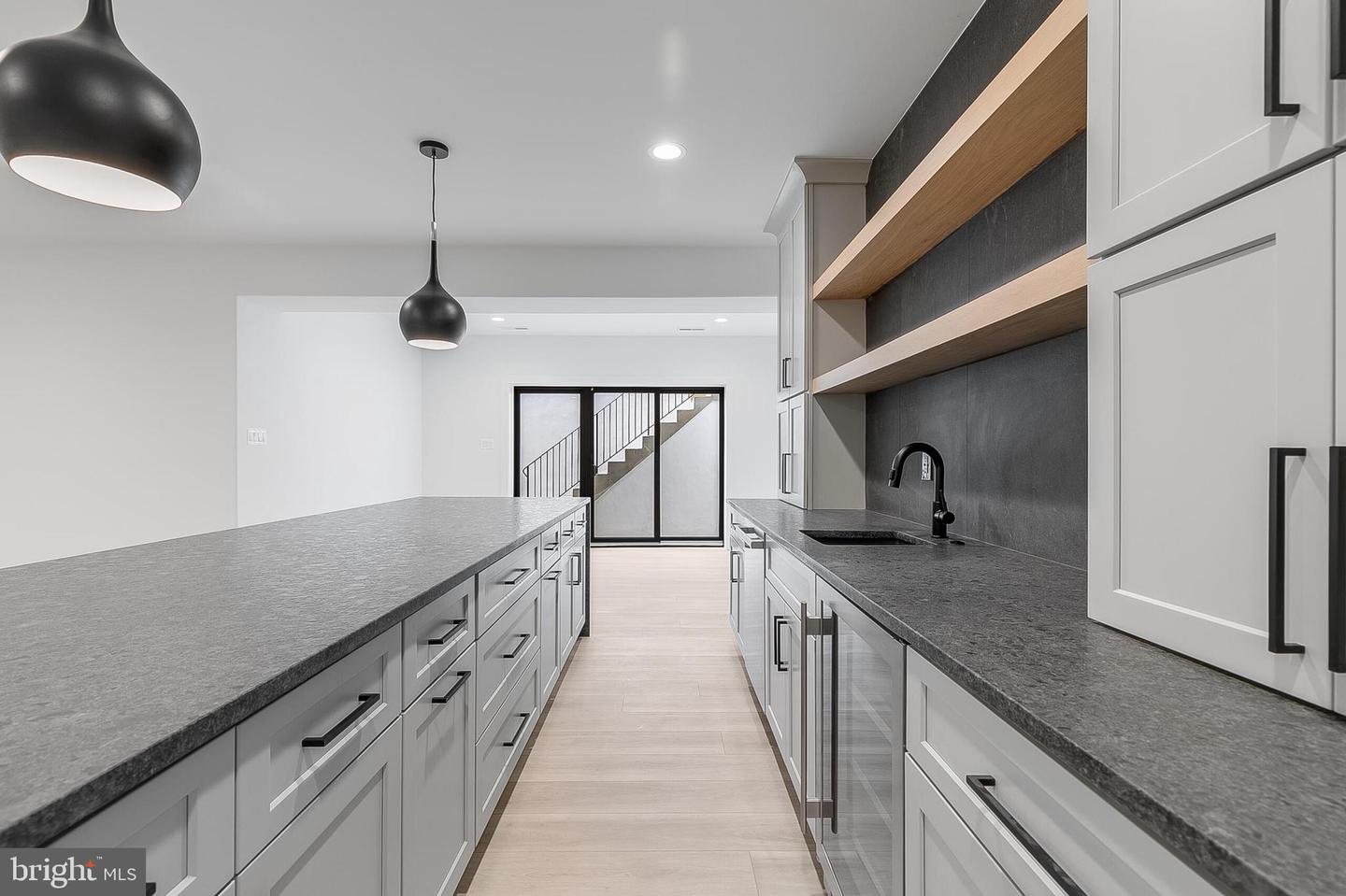 1124 Guilford Ct