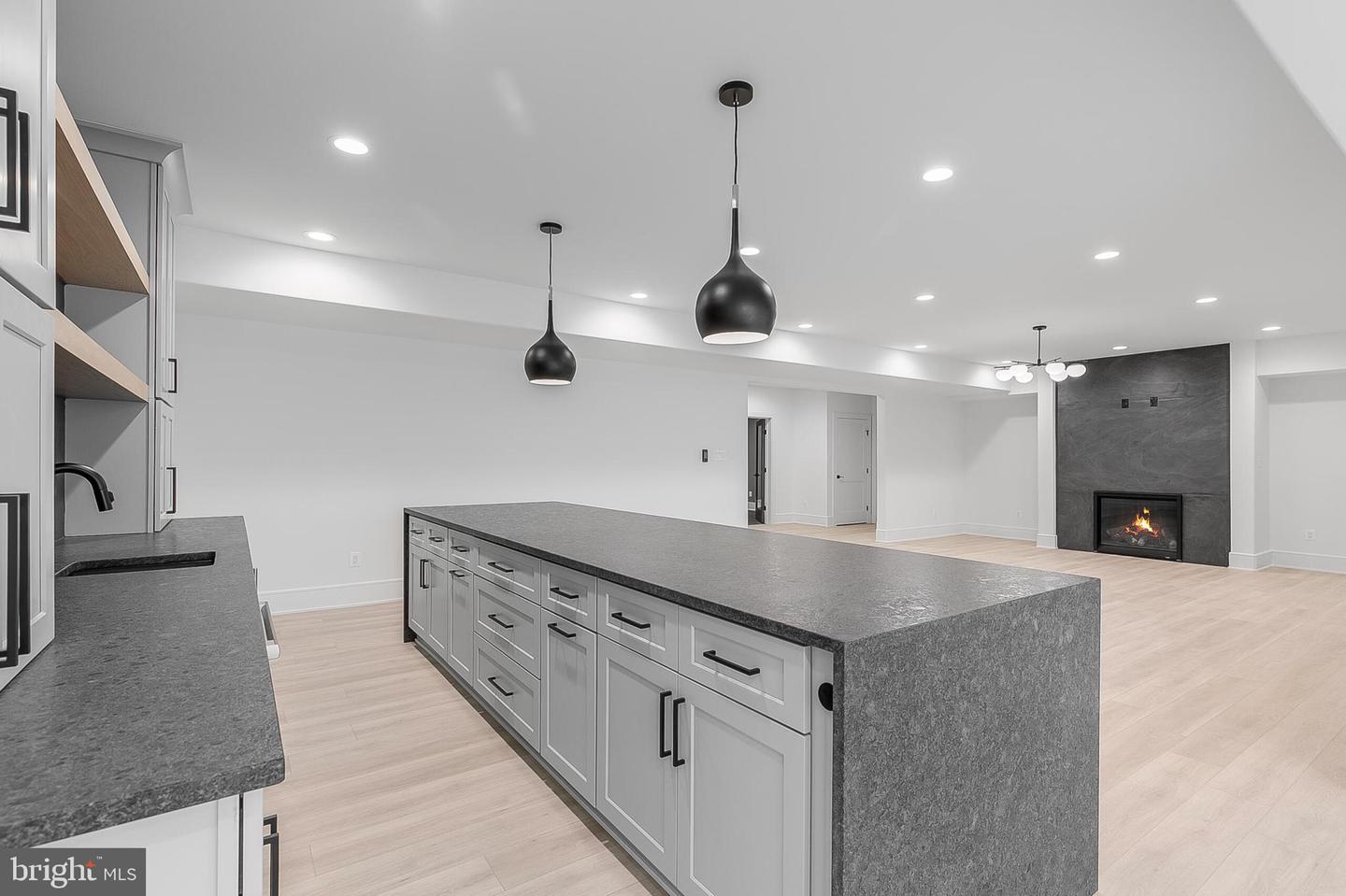 1124 Guilford Ct