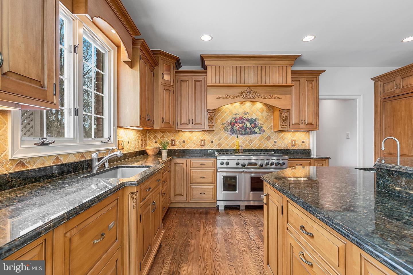1008 Jarvis Ct