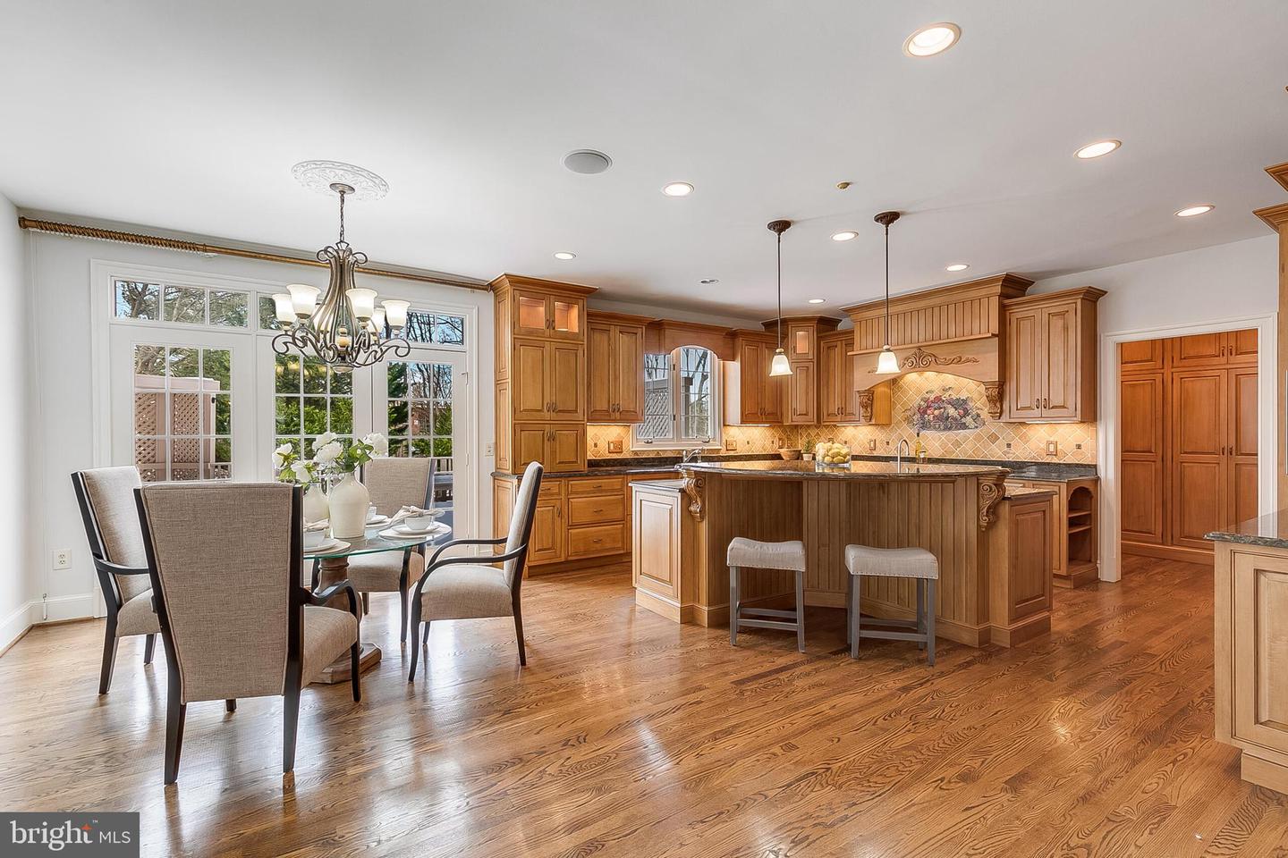 1008 Jarvis Ct